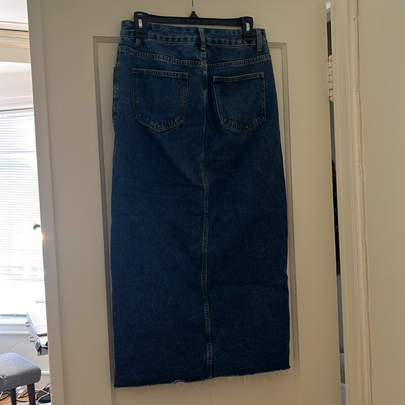 Long Jean skirt w/ slit - Picture 2 of 5